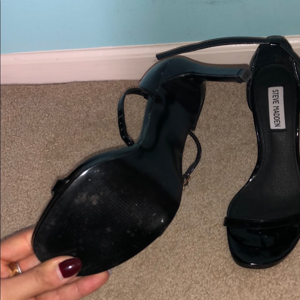 Heels - Picture 3 of 3